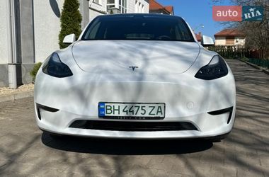 Tesla Model Y  2023