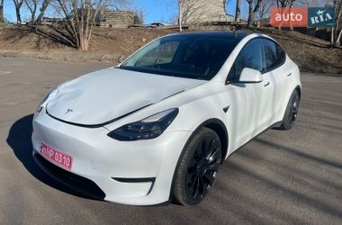 Tesla Model Y  2024