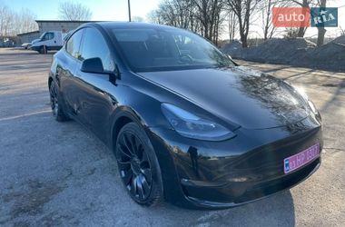 Tesla Model Y 2024