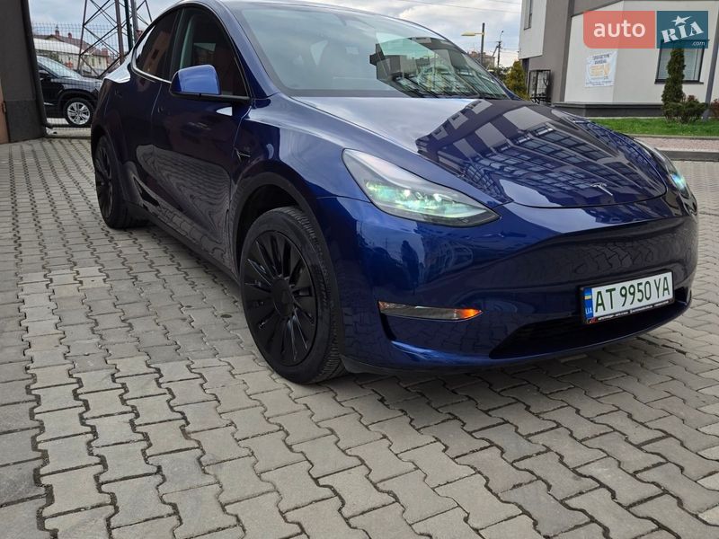 Tesla Model Y 2023