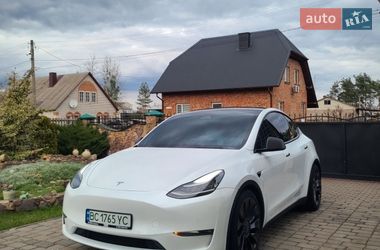 Tesla Model Y  2020