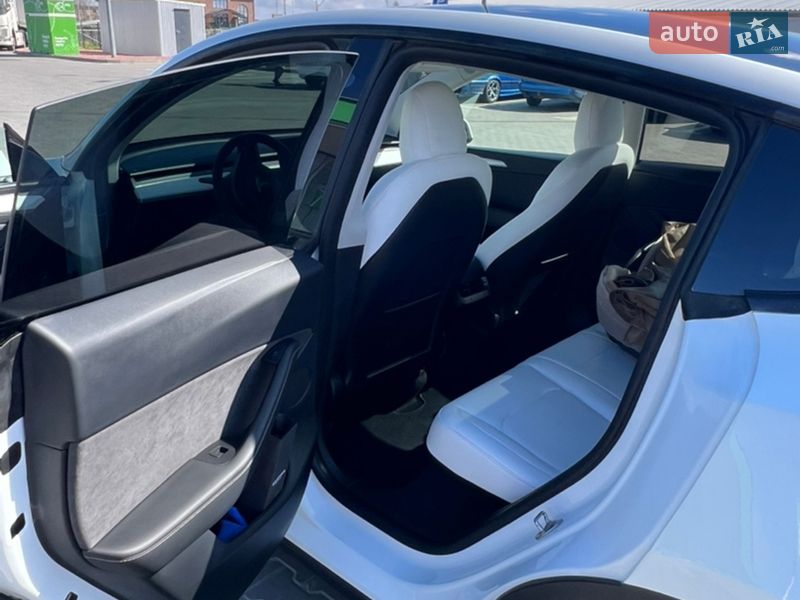 Позашляховик / Кросовер Tesla Model Y 2022 в Луцьку