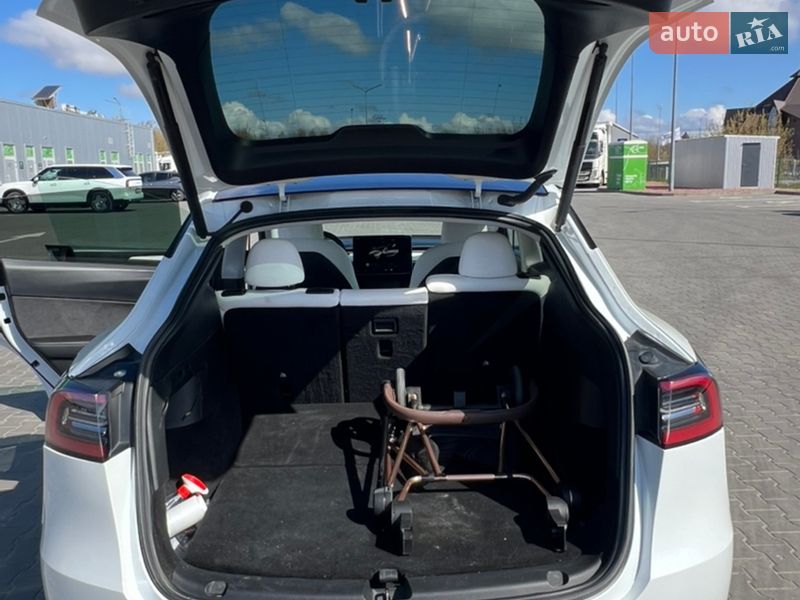 Позашляховик / Кросовер Tesla Model Y 2022 в Луцьку
