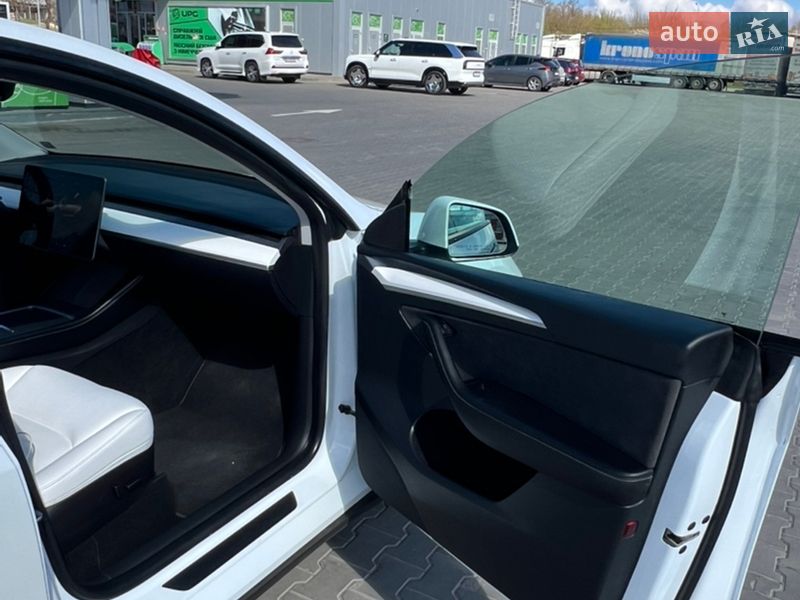 Позашляховик / Кросовер Tesla Model Y 2022 в Луцьку