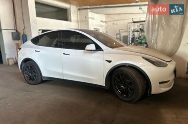 Tesla Model Y  2021