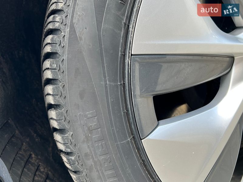 Внедорожник / Кроссовер Tesla Model Y 2022 в Дрогобыче