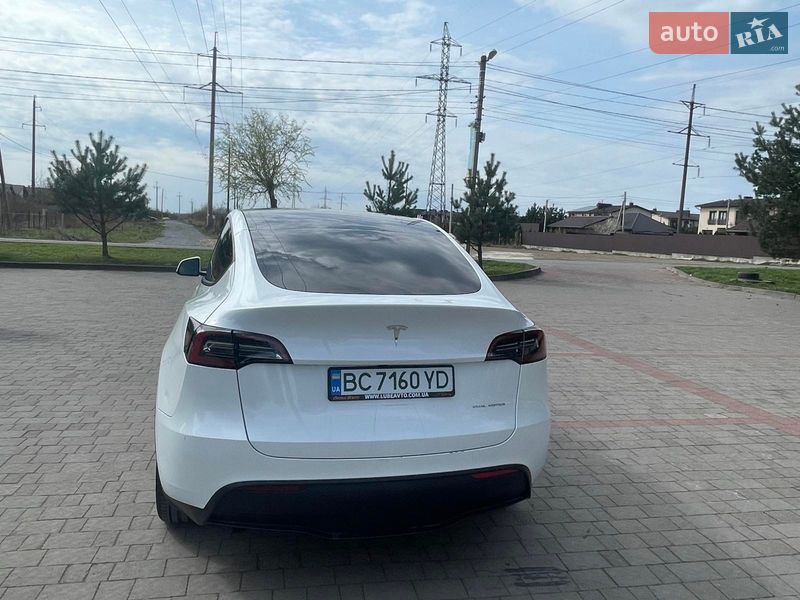 Внедорожник / Кроссовер Tesla Model Y 2023 в Львове
