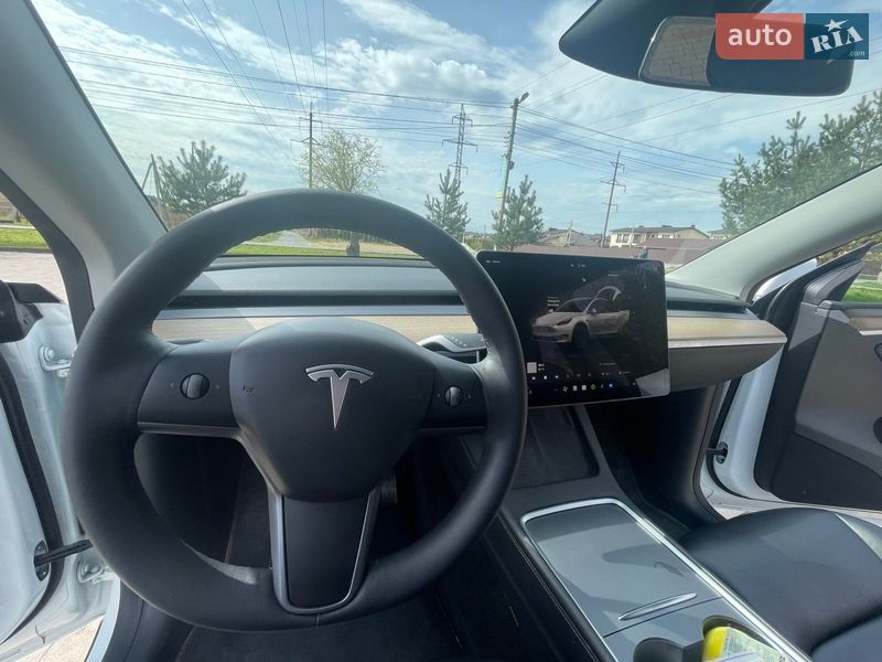 Внедорожник / Кроссовер Tesla Model Y 2023 в Львове