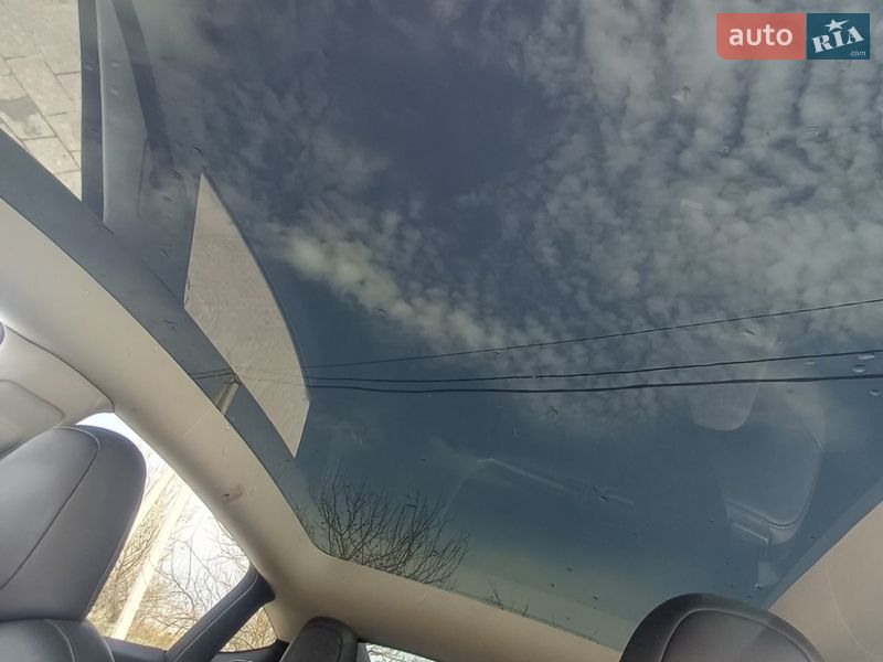Внедорожник / Кроссовер Tesla Model Y 2023 в Львове