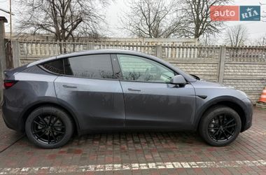 Tesla Model Y  2023