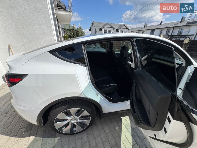 Внедорожник / Кроссовер Tesla Model Y 2021 в Львове