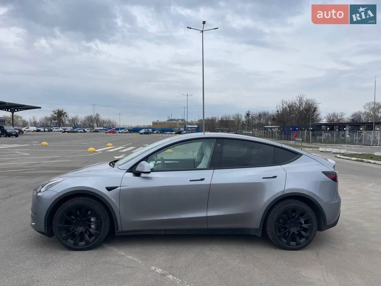 2024 Tesla Model Y - мініатюра 3