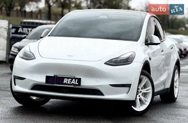 Tesla Model Y  2023