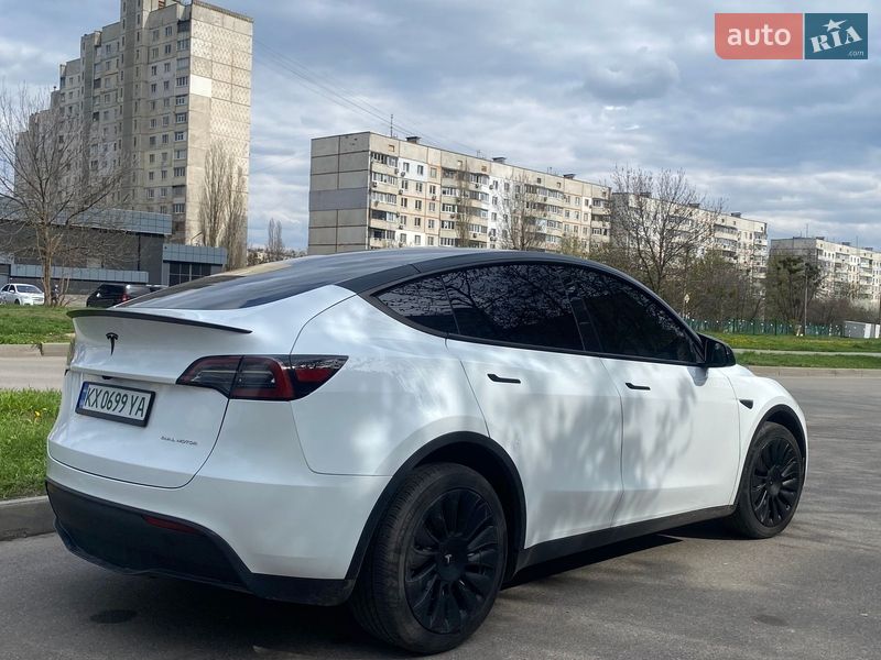 Внедорожник / Кроссовер Tesla Model Y 2024 в Харькове