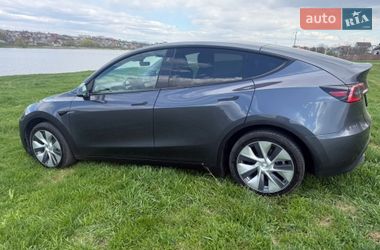 Tesla Model Y  2023