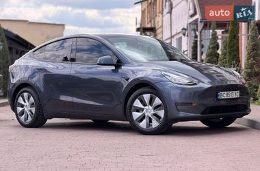 Tesla Model Y  2022