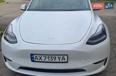 Tesla Model Y  2024