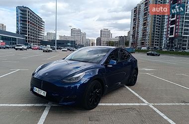 Tesla Model Y  2023
