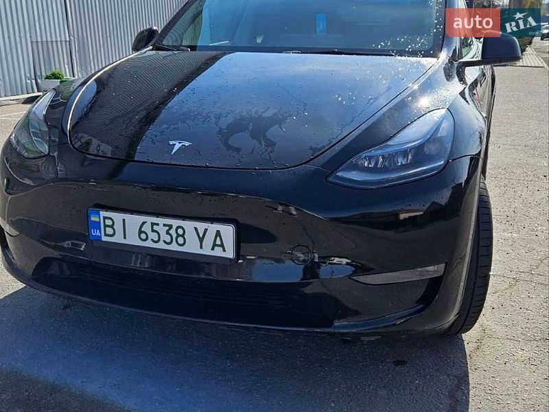Ліфтбек Tesla Model Y