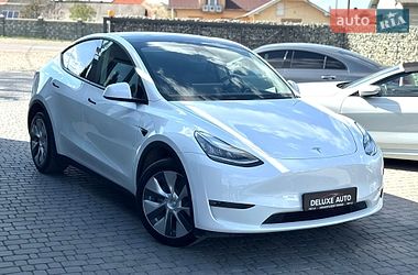 Tesla Model Y  2023