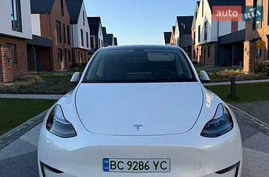 Tesla Model Y  2022