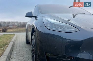Tesla Model Y  2021