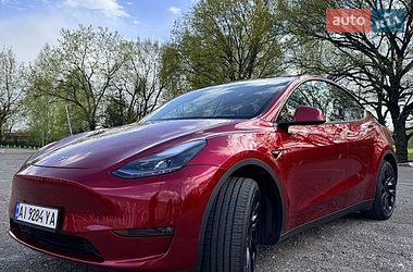 Tesla Model Y  2024