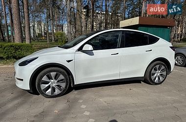 Tesla Model Y  2023