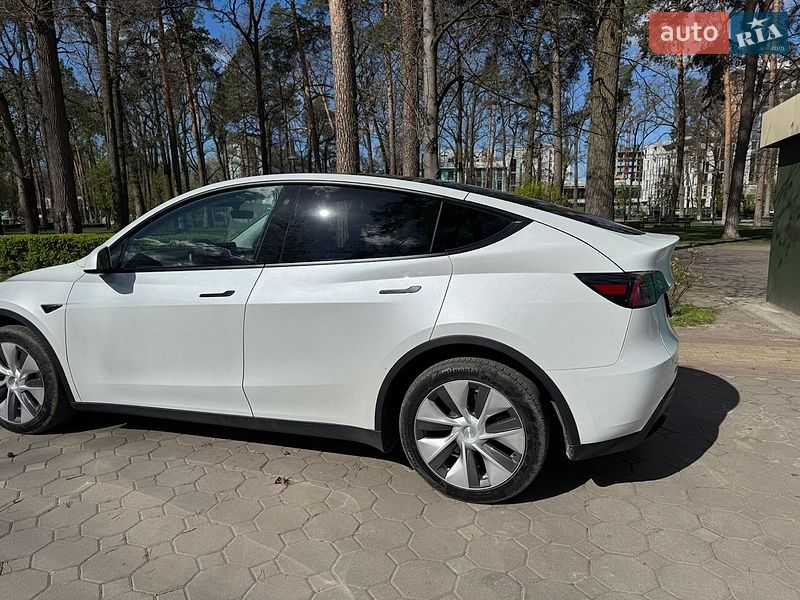 Позашляховик / Кросовер Tesla Model Y 2023 в Києві