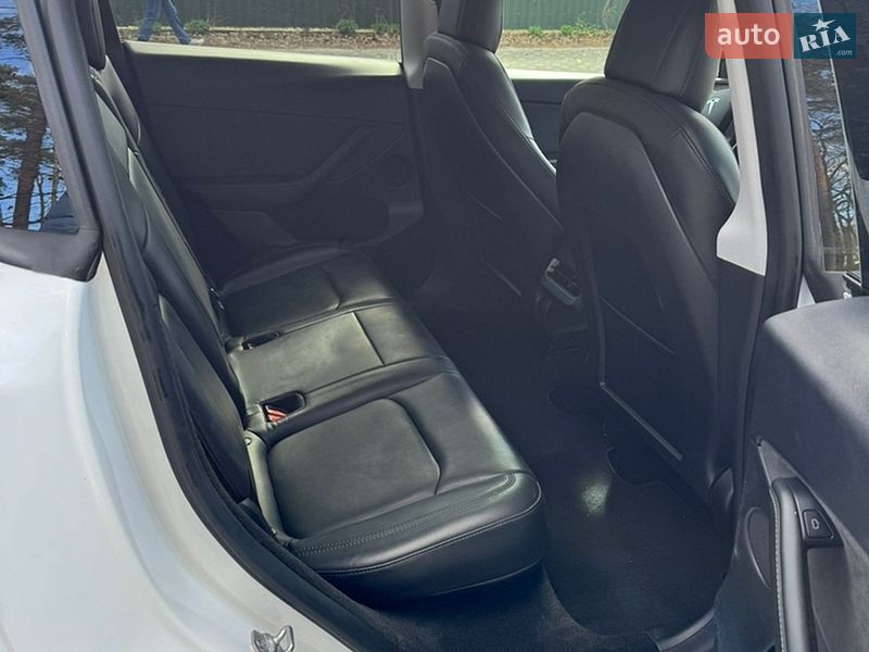 Позашляховик / Кросовер Tesla Model Y 2023 в Києві