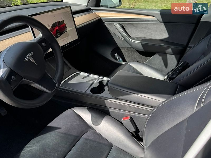 Позашляховик / Кросовер Tesla Model Y 2023 в Києві