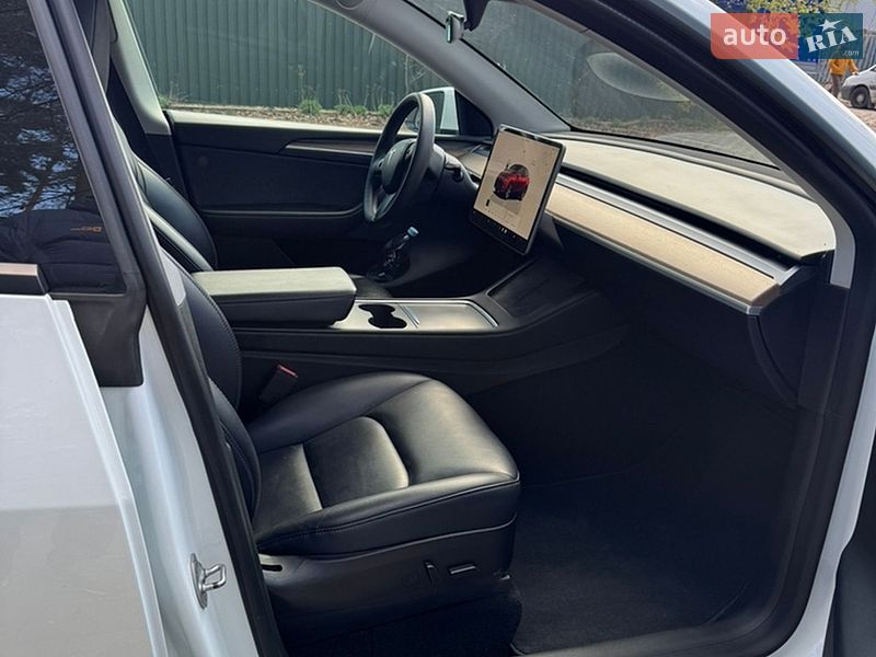Позашляховик / Кросовер Tesla Model Y 2023 в Києві
