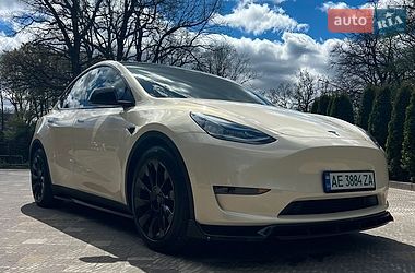 Tesla Model Y  2022
