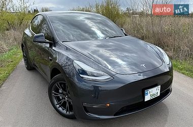 Tesla Model Y  2024