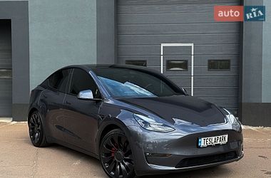 Tesla Model Y  2022