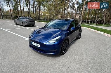 Tesla Model Y  2023