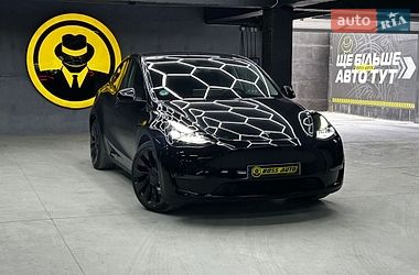 Tesla Model Y  2023