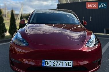 Tesla Model Y  2024