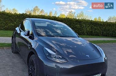 Tesla Model Y  2023