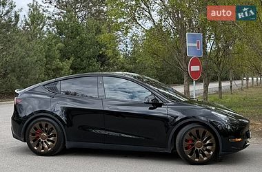 Tesla Model Y  2023