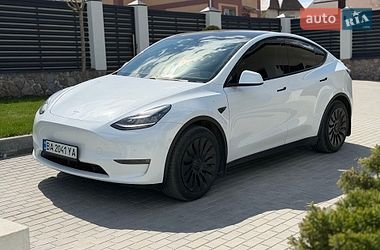 Tesla Model Y  2020