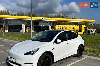 Tesla Model Y  2022