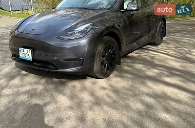 Tesla Model Y  2023