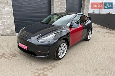 Tesla Model Y  2024