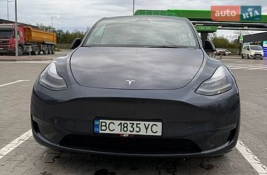 Tesla Model Y  2023