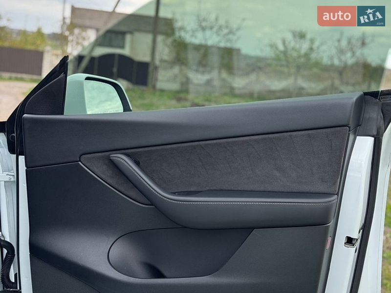 Внедорожник / Кроссовер Tesla Model Y 2022 в Киеве фото 27 Внедорожник / Кроссовер Tesla Model Y 2022 в Киеве