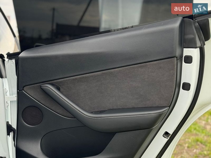 Внедорожник / Кроссовер Tesla Model Y 2022 в Киеве фото 36 Внедорожник / Кроссовер Tesla Model Y 2022 в Киеве