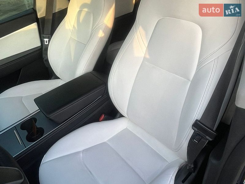 Позашляховик / Кросовер Tesla Model Y 2021 в Києві