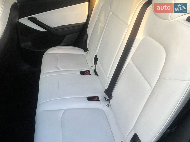 Позашляховик / Кросовер Tesla Model Y 2021 в Києві