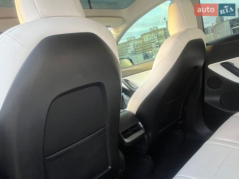 Позашляховик / Кросовер Tesla Model Y 2021 в Києві